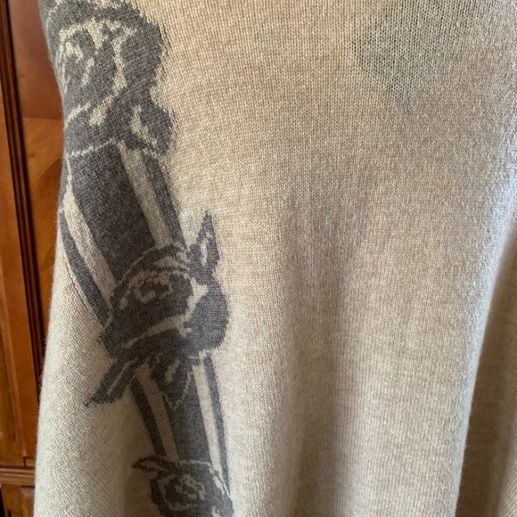 Sweater - Picture 3 of 5